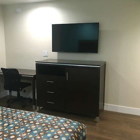 Vagabond Inn Executive - Bakersfield Downtowner חדר תמונה