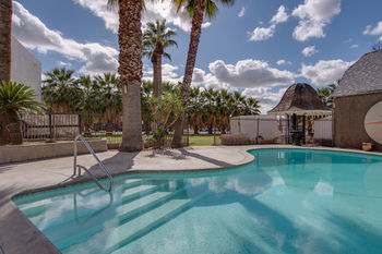 Vagabond Inn Executive - Bakersfield Downtowner מראה חיצוני תמונה